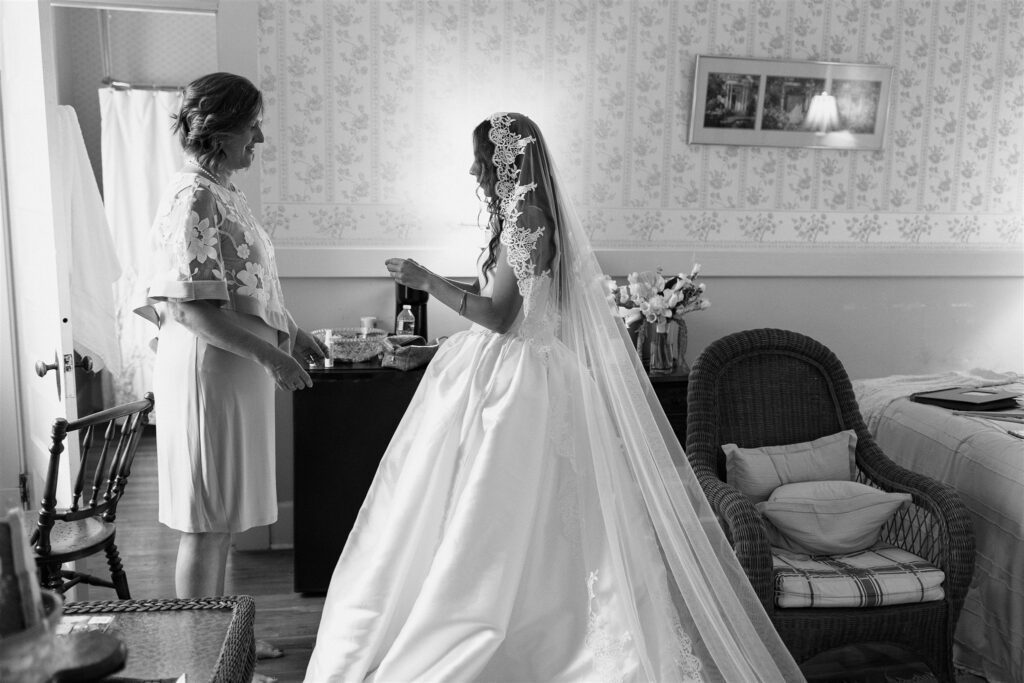 Joplin Missouri Wedding photographer capturing weddings on 35mm film