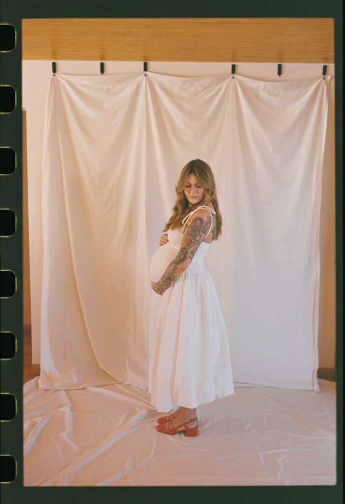 unique maternity photo set up